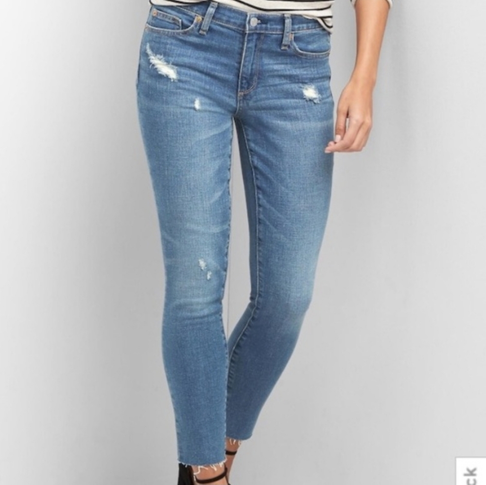 Gap 1969 True Skinny Jeans VGUC - Women's Size 25